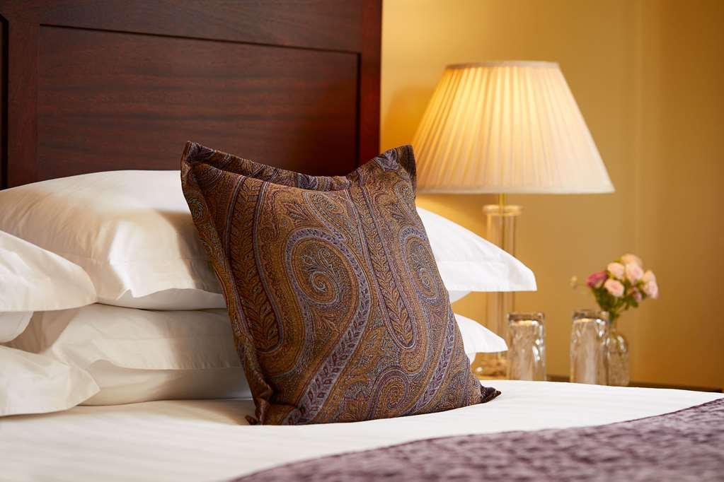 Hotel Macdonald Old England &